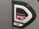 『Buckingham』のロゴとユニオンジャックをあしらった、特別仕様車ならではの専用サイドスカットル。さりげなくMINIらしさと特別感を演出しています!