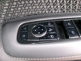 ドアミラーの鏡面の調節、格納は運転席からすべて操作できます!