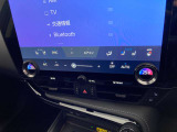 デュアルエアコンとは、運転席と助手席で、個別に温度設定ができる機能です。気温の感じ方は、人それぞれ違うもの。乗る人に優しい機能ですね。