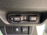 ETC車載器付。ETCが使用可能な道路通行料はキャッシュレスでスマートに走行できます。再セットアップして納車致します。