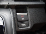 電子パーキング&ブレーキホールド機能も装備されており、より一層の安全運転をサポートいたします♪