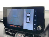 【フロントカメラ】運転席に座った状態で死角になりやすいクルマの前の様子まで確認でき安全ですね♪