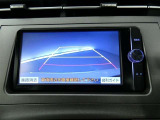 【バックカメラ】バックカメラ装着車です。バックする時に、後方の様子をナビ画面に表示します!慣れない駐車場での駐車や、せまい場所での車庫入れの時も、安全確認OK!思いがけずコツン!なんて事も防げますヨ