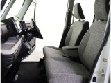 見通しのよいすっきりとした視界で、誰でも運転しやすいです。運転のしやすさは疲れにくさにも繋がりますよ♪
