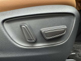 パワーシート搭載。微妙な調整が手軽にでき、最適なポジションで運転することが可能です。