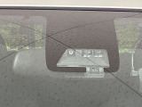 【トヨタセーフティセンス】走行中に前方の車両等を認識し、衝突しそうな時は警報とブレーキで衝突回避と被害軽減をアシスト。より安全にドライブをお楽しみいただけます。