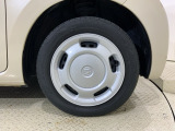 スマートな純正ホイールキャップ。