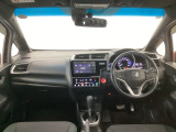 【前方視界】開放的な前方視界!運転がしやすく疲れにくいです♪窓が大きく、見通しがとっても良いおクルマですよ♪