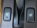 【シートヒーター】シートを温めてくれる暖房機器です!長時間座っていると負担が掛かりやすい背中や腰、または冬場などの寒い日に冷えやすい脚部に快適なぬくもりを伝えます。