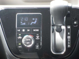 オートエアコンなので車内の温度が簡単に調整できます!