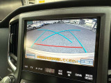 【バックカメラ】運転席から画面上で安全確認ができます。駐車が苦手な方にもオススメな便利機能です。