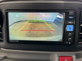 【バックカメラ】運転が苦手な方も車庫入れラクラクです!ギアをリバースに入れれば自動的に切り換わりますので、面倒な操作は不要です♪狭い駐車場もお車を傷つけず安心ですね!