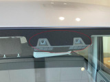 デュアルカメラブレーキサポート(DCBS) フロントガラス上部にあるセンサー部です。ステレオカメラで車両前方の状況を検知し各種制御を行います。衝突被害軽減ブレーキ・誤発進抑制機能・車線逸脱警報機能 等