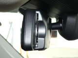ETC2.0一体型の自動防眩機能付きバックミラー!後続車のヘッドライトの眩しさを自動で軽減してくれます!