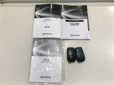 【キーレス】少し離れた場所からでもボタン一つでドアの開錠・施錠ができるのでとっても便利!ドアの鍵穴周りに傷をつけることもありません♪