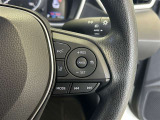 前方の車との車間を設定し、スピードを上げたり緩めたりを自動で行ってくれる追尾式の「レーダークルーズ」。上級装備の一つです!高級車にしかつかない嬉しい機能です。
