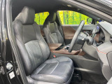 運転席シート廻りは使用感も少なく、良好な状態となっています。前オーナー様が丁寧に使っていたことがよくわかりますね。