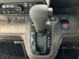オートマチックシフトレバーは、手になじみ操作しやすい形状で安全運転にもつながります♪
