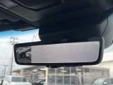 【デジタルインナーミラー】後席の大きな荷物や同乗者で後方が確認しづらい時でも安心!カメラが撮影した車両後方の映像をルームミラー内に表示。クリアな視界で状況の確認が可能です!