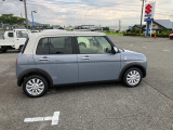清潔な中古車展示場で皆様のご来店をお待ちしています。