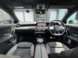 メルセデス・ベンツの定める厳しい基準をクリアしたお車のみをご案内させて頂きます。納車前整備はメーカー規定に基づき最大100項目にも及ぶ点検を熟練のメカニックによって行いご納車させて頂きます。