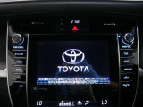純正ナビを装備。タッチパネル式で使いやすく、お出かけもラクラクです。