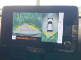 【パノラミックビューモニター】専用のカメラにより、上から見下ろしたような視点で360度クルマの周囲を確認することができます☆死角部分も確認しやすく、狭い場所での切り返しや駐車もスムーズに行えます。