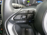 ステアリングスイッチ付き。前方から目を離すことなく操作することが可能です