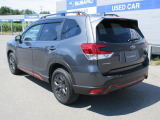 SUBARUは安心安全をご提供するため視界の良さにこだわった車作り。後方視界も良好です。