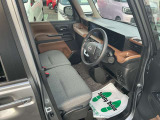 運転席前列シートです。