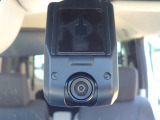 ◆【ドライブレコーダー】映像・音声などを記録する自動車用の装置です。もしもの事故の際の記録はもちろん、旅行の際の思い出としてドライブの映像を楽しむことができます。