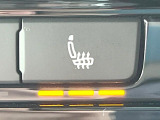 ●フロントシートヒーティング:運転席・助手席共に三段階で調節が可能なシートヒーターを装備しております。季節を問わず快適にご使用いただけます。