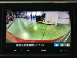 ご覧のように後方の死角をサポートしてくれるバックカメラ付きとなっております☆