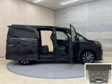 スライドドアは子供やお年寄りでも乗り降りしやすい!狭い場所に駐車した時、壁や隣の車にドアをぶつける心配もありません。雨の日で濡れにくく、お子様のいるママにもおススメな機能です!☆両側電動です♪☆
