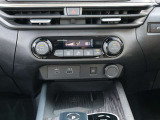 オートエアコンですので、車内を快適な空間に出来ます♪