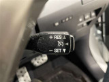 【クルーズコントロール】アクセル操作をしなくても車が自動でスピードを保ってくれ、高速道路での長距離走行が楽に♪