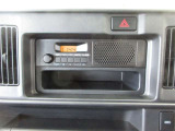 純正のAM/FMラジオです。時計が内蔵されています。