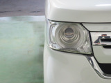 LEDヘッドライトは、点灯の瞬間から光量を発揮し、突然暗くなるトンネルなどでの安定感を高めます。