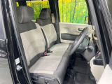 運転席シート廻りは使用感も少なく、良好な状態となっています。前オーナー様が丁寧に使っていたことがよくわかりますね。