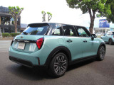 BMW・MINI認定中古車には2年間または1年間の無料保証を付帯。ご購入後も安心して、BMW・MINIならではの走りをお楽しみいただけます。