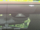 【ホンダセンシング】走行中に前方の車両等を認識し、衝突しそうな時は警報とブレーキで衝突回避と被害軽減をアシスト。より安全にドライブをお楽しみいただけます。