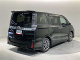 走りにこだわりながら収納力も持ち合わせたお車です。荷物を載せて軽快なドライブを楽しめますよ♪