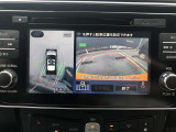 プロパイロットパーキングは駐車位置まで自動判定(条件による)、ステアリング操作から前進後退までクルマにおまかせ。ドライバーはもしもに備えてブレーキの準備をしておくだけで駐車完了。車庫入れから縦列駐車まで
