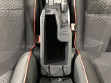 コンソールボックス。