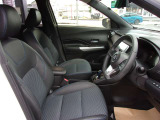 運転席シートヒーター付です。寒い時には温まりますね。