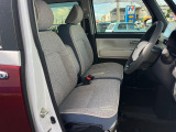 運転席シート廻りは使用感も少なく、良好な状態となっています。丁寧に使われていたことがよくわかりますね。
