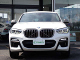 BMW在庫保有台数常時100台以上!ご来店の際はBMW本店(厚木市下荻野140-1)にご来店ください!弊社自慢の全天候型ショールーム!BMW在庫保有台数常時100台以上ございます!