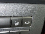 【パワーバックドア】ボタン一つでテールゲートが自動で開閉します。