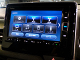 CD、DVD、Bluetooth、AM、FM、AUX、スマートフォン接続ができます。