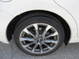 サビに強い純正アルミホイール。デザインも車体とベストマッチ。